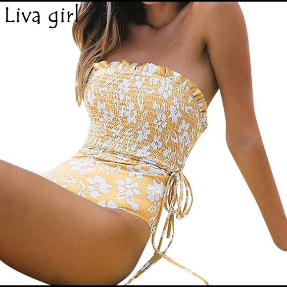 One-piece swimsuit - Picture 1 of 4